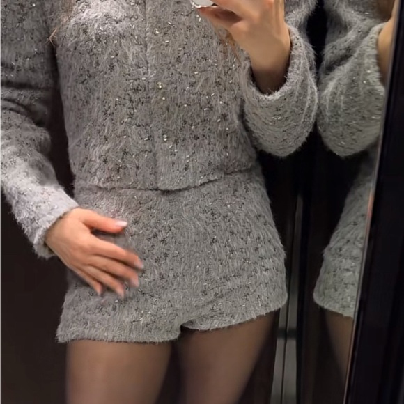 Stylish Gray Knit Set - Picture 8 of 16